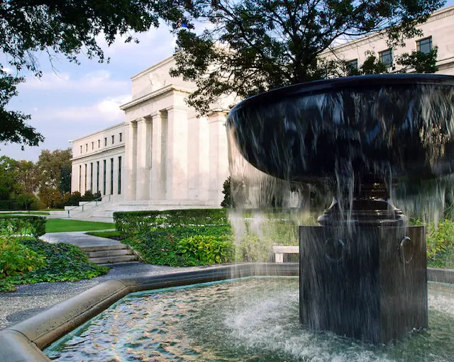 fountain-outside-of-the-marriner-s-eccles-buil